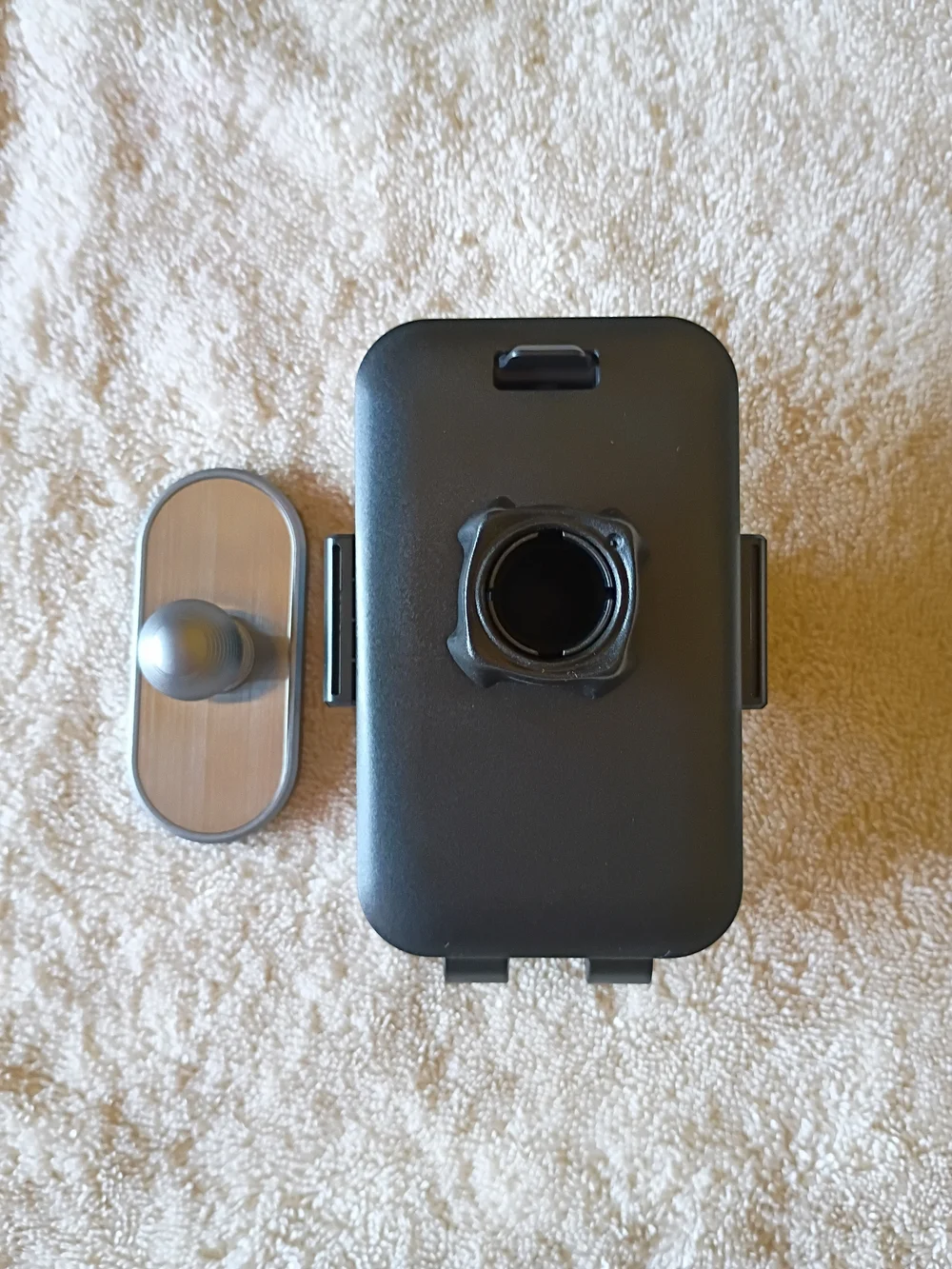 A2C Magnetic Golf Cart Phone Holder – NWT